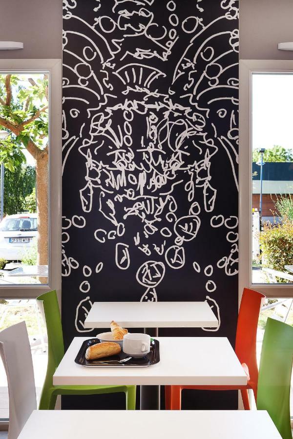 Ibis Budget Saint Gaudens Estancarbon Exterior photo